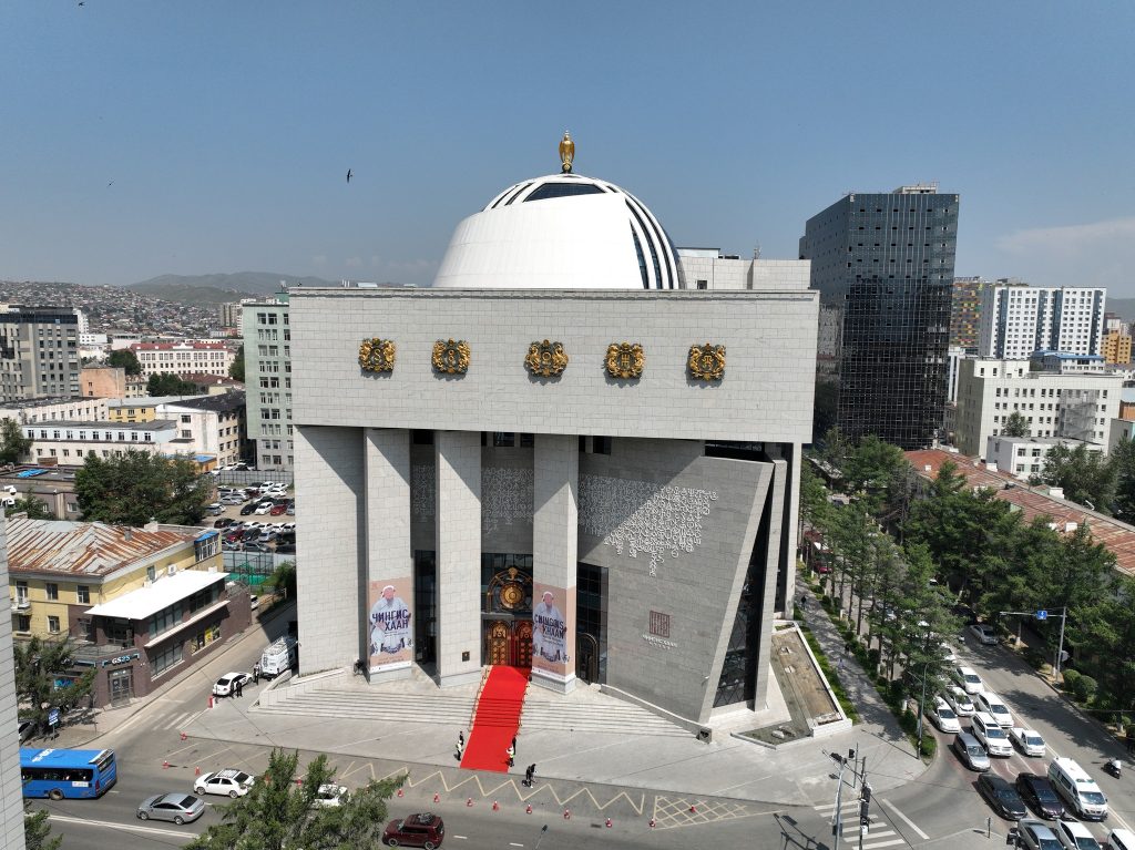 “Чингис хаан” үндэсний музей Швейцарын “Ритберг” музей, Германы “Симон” галерейд үзэсгэлэн дэлгэнэ