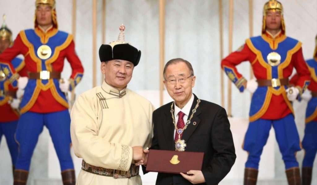 Бан Ги Мүнд “Чингис хаан” тэргүүн зэргийн одон хүртээлээ