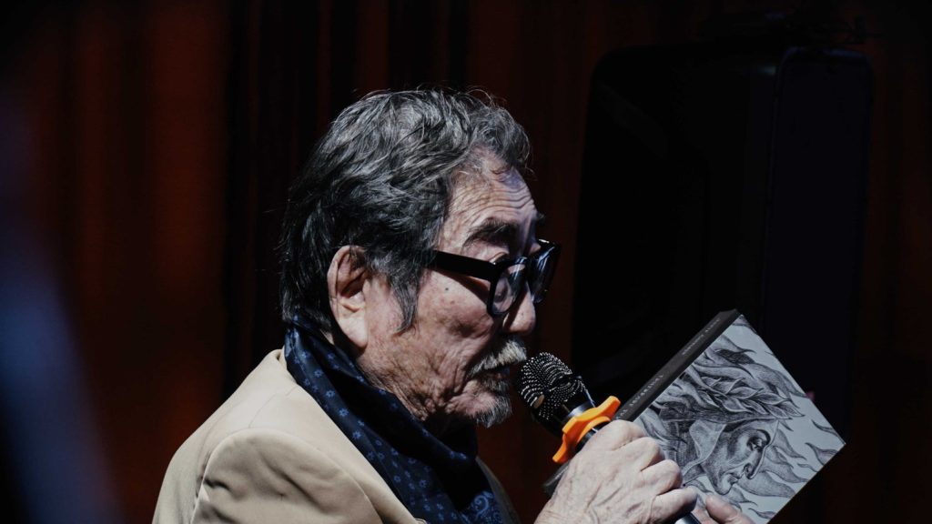 “Тэнгэрлэг туульс”-ыг Соёлын гавьяат зүтгэлтэн Д.Цахилгааны дуун хөрвүүлгээр, шинэ дүр төрхтэйгөөр уншигчдад хүргэлээ