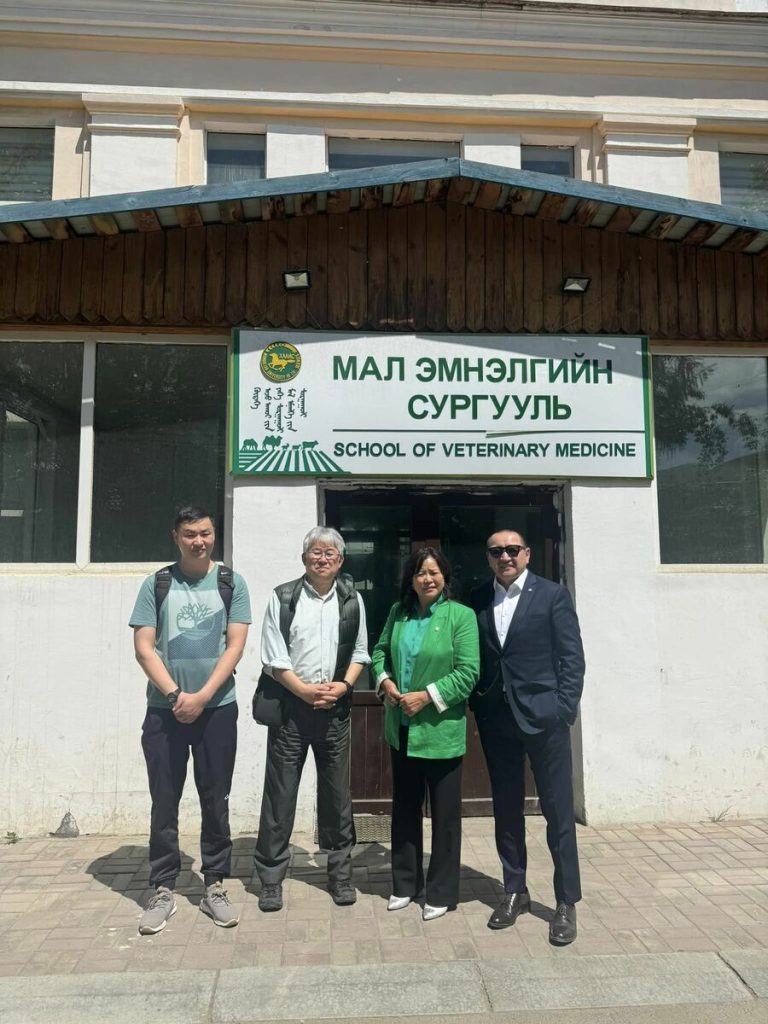 102 малын их эмч улсын шалгалтаа амжилттай өглөө