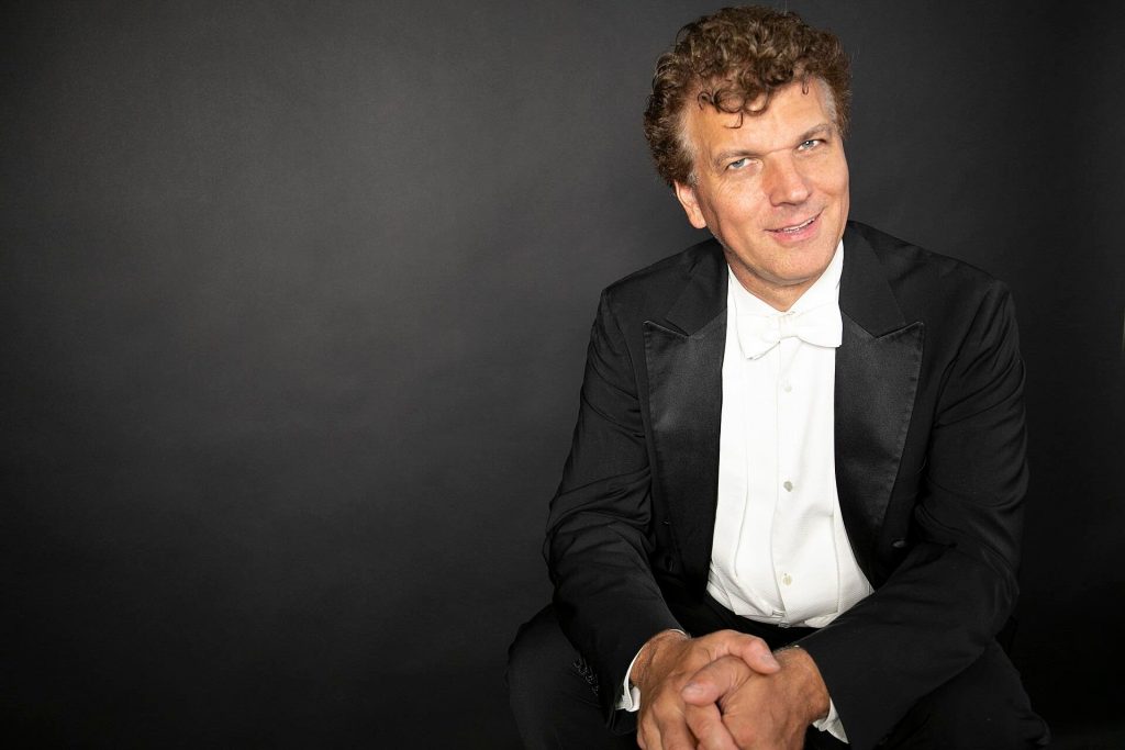 Австрийн удирдаач, төгөлдөр хуурч, Маттиас Флецыбергер тавдугаар сарын 25-нд Монголд тоглолтоо хийнэ