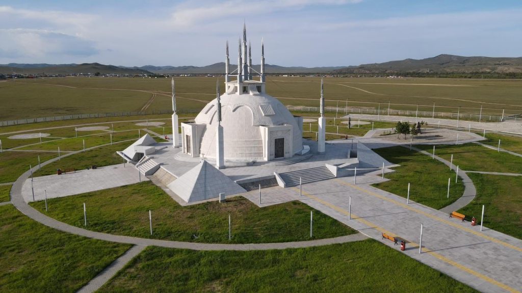 Аялал жуулчлалын “Их хуралдай” цогцолбор үүд хаалгаа нээж, олон нийтэд үйлчилж эхэллээ