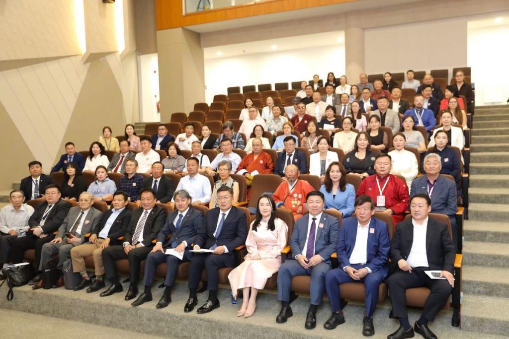 “Өндөр гэгээн Занабазар: Түүх, өв, соёл-390” олон улсын эрдэм шинжилгээний хурал болж байна