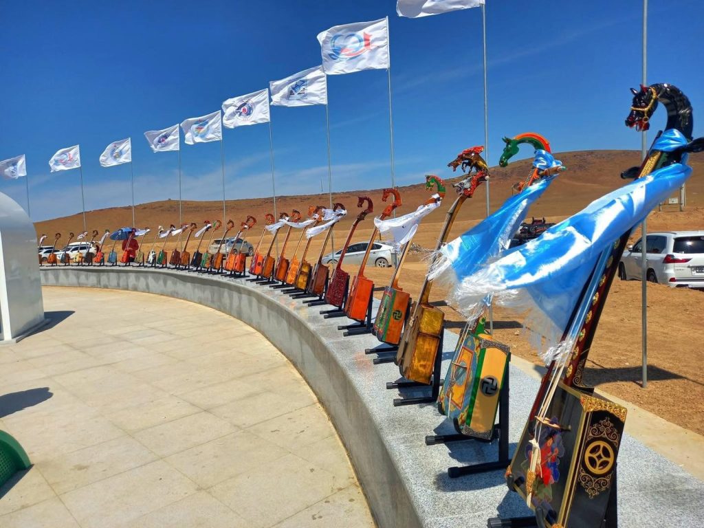 Дахин давтагдашгүй 108 морин хуурын дээжээс үзэсгэлэн гаргажээ