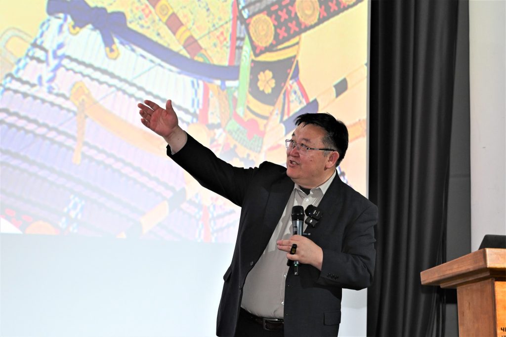 Монголын түүхийн үнэлэмж ямар байсан талаар лекц уншлаа