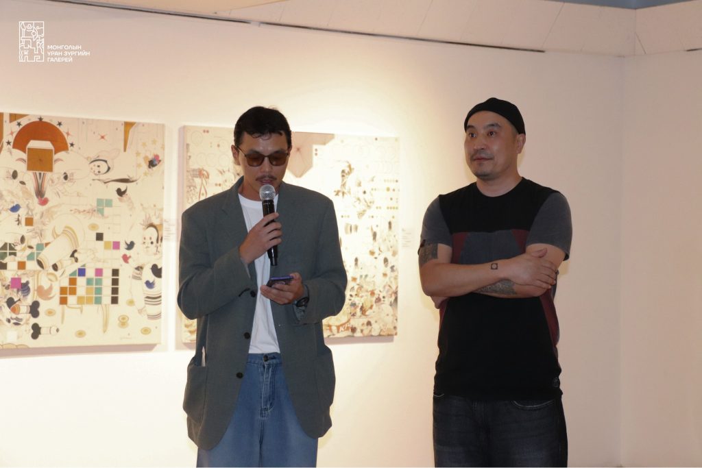 “Цаг уурын тойм” үзэсгэлэн үргэлжилж байна