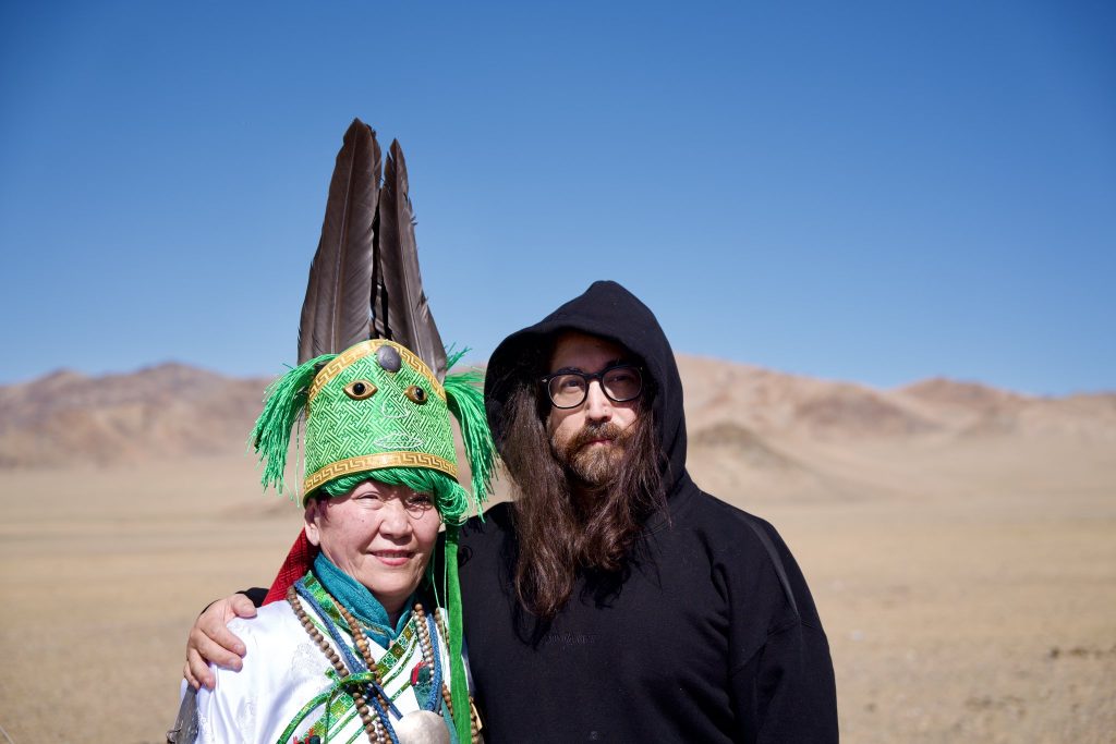 Жон Ленноны хүү Шон Оно Леннон Монголд аялаад буцлаа