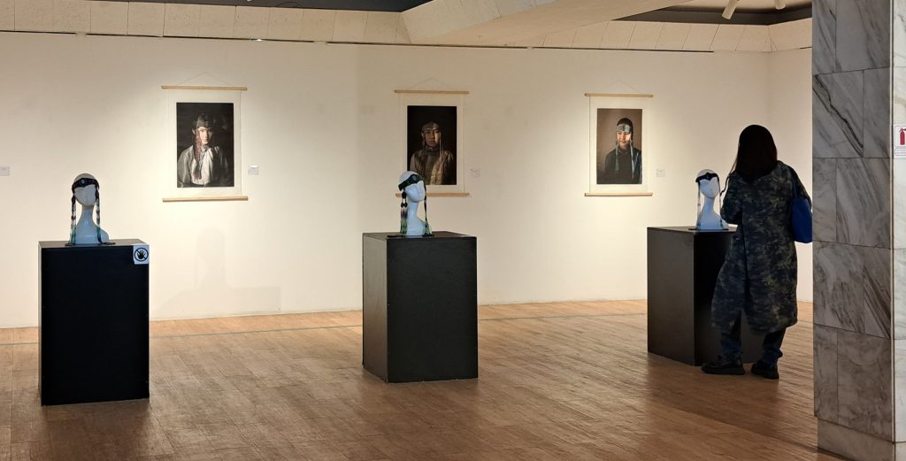 “Титэм” үзэсгэлэн үзэгчдэд хүрлээ