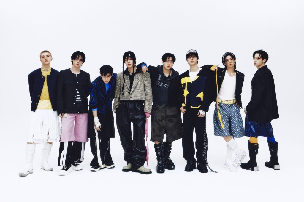 “Stray Kids” хамтлагийн шинэ цомог “Billboard”-ыг тэргүүлжээ