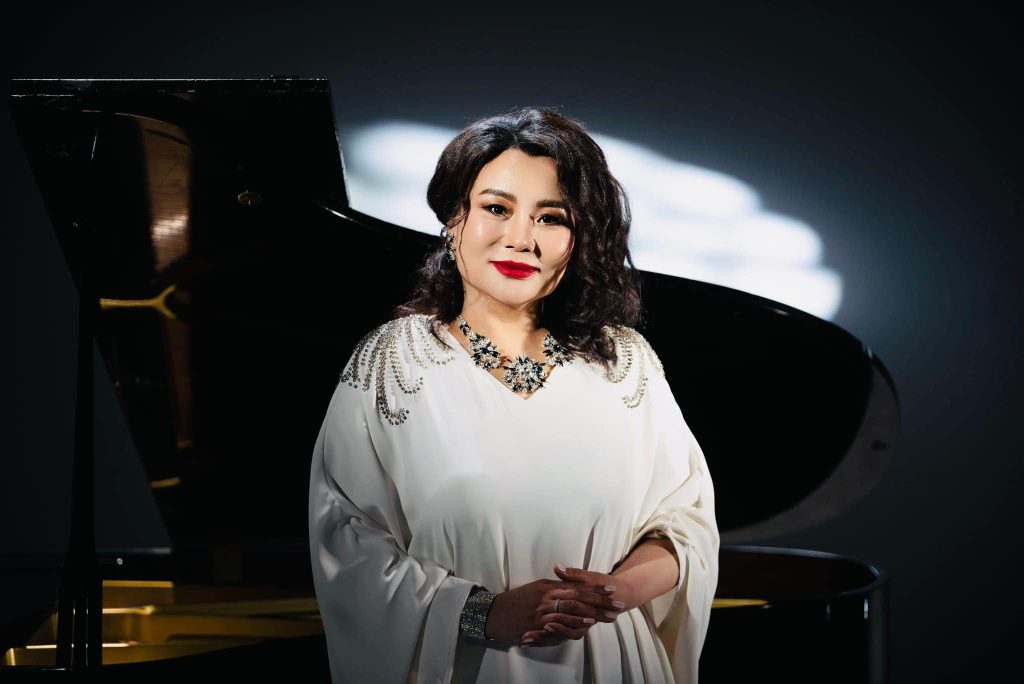 Ш.Наранчимэг: Хүн хоолойгоор бус ухаанаар дуулдаг