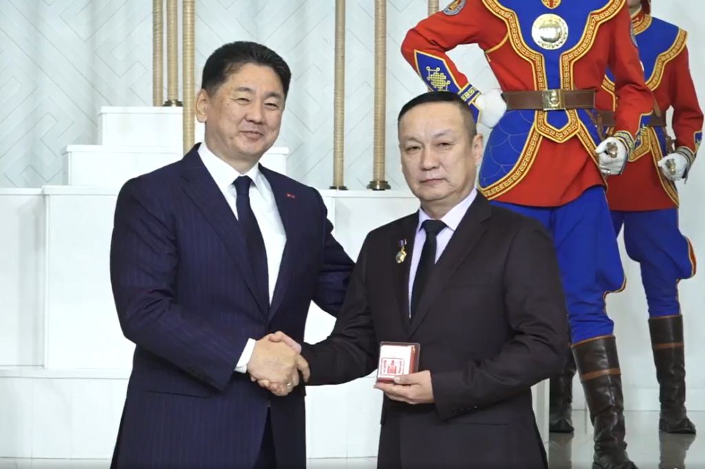 УДЭТ-ын бүжиг, хөдөлгөөний найруулагч Г.Ган-Очир Урлагийн Гавьяат зүтгэлтэн цол хүртлээ