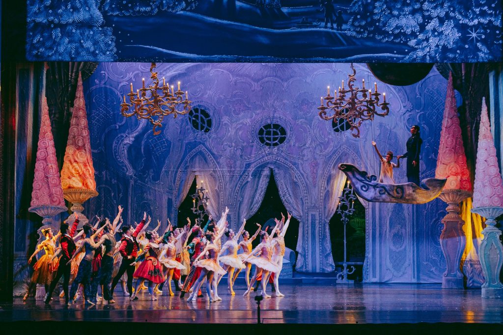 Балетын үндэсний сургуулийнхан “ЦӨМӨӨХЭЙ”-н тайзнаа 12 дахь жилдээ