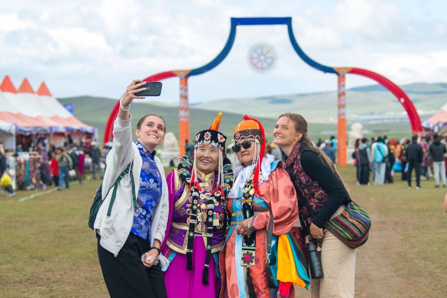 Манай улсад энэ онд 850 мянган жуулчин иржээ