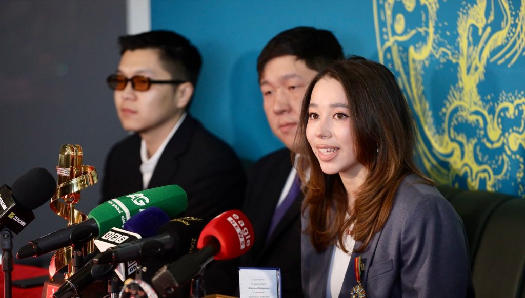 Ч.Мишээл: Уртын дууг хаана ч дуулсан хүний сэтгэлийг татах увдистай учир уран бүтээлдээ заавал шингээх ёстой гэж бодсон