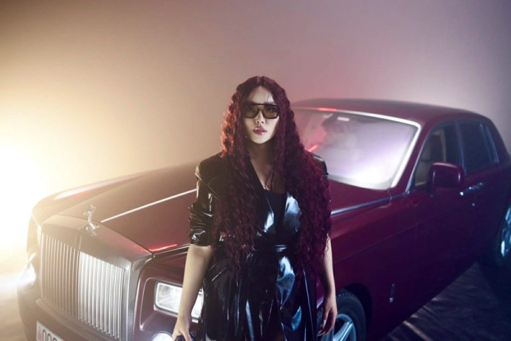 Отгон “Нансалмаа” Э.Адъяасүрэн дуурийн дуучдаас хамгийн халуухан нүцгэлэлтийг хийв