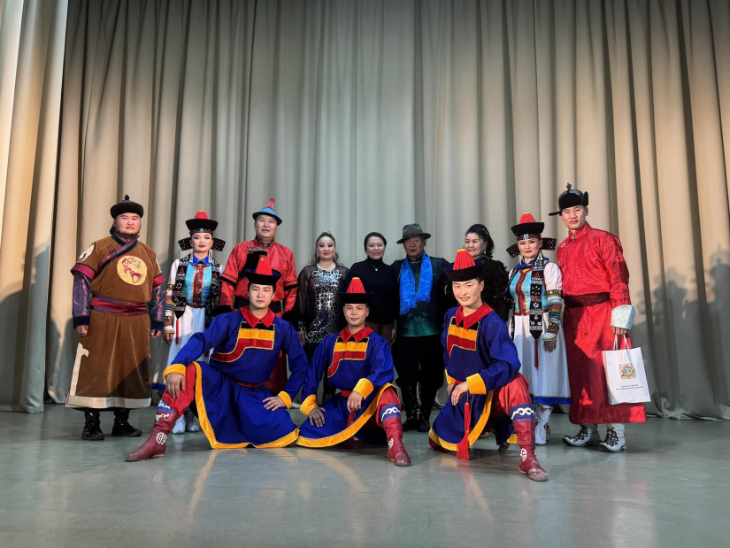 Хөвсгөл аймгийн Хөгжимт драмын театрын уран бүтээлчид угсаатны өв соёлоо гадаадад сурталчиллаа