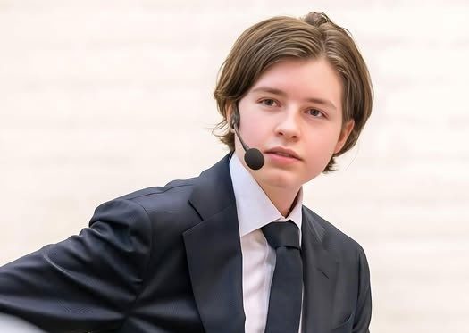 15 настай хүү квант физикийн докторын зэрэг хамгааллаа