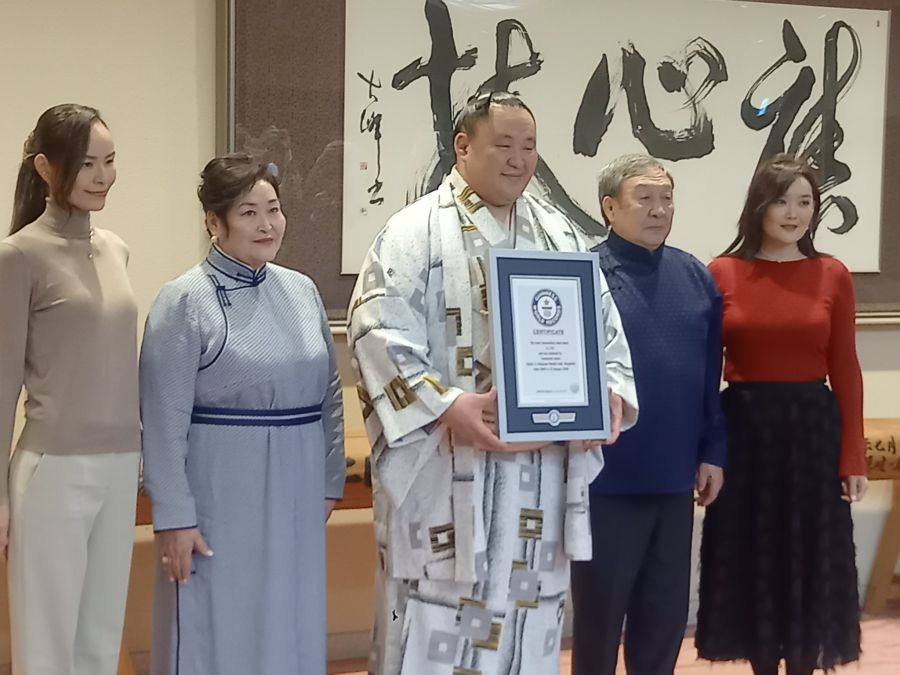 Сүмоч Б.Мөнх-Оргил Гиннесийн дээд амжилтыг тогтоожээ