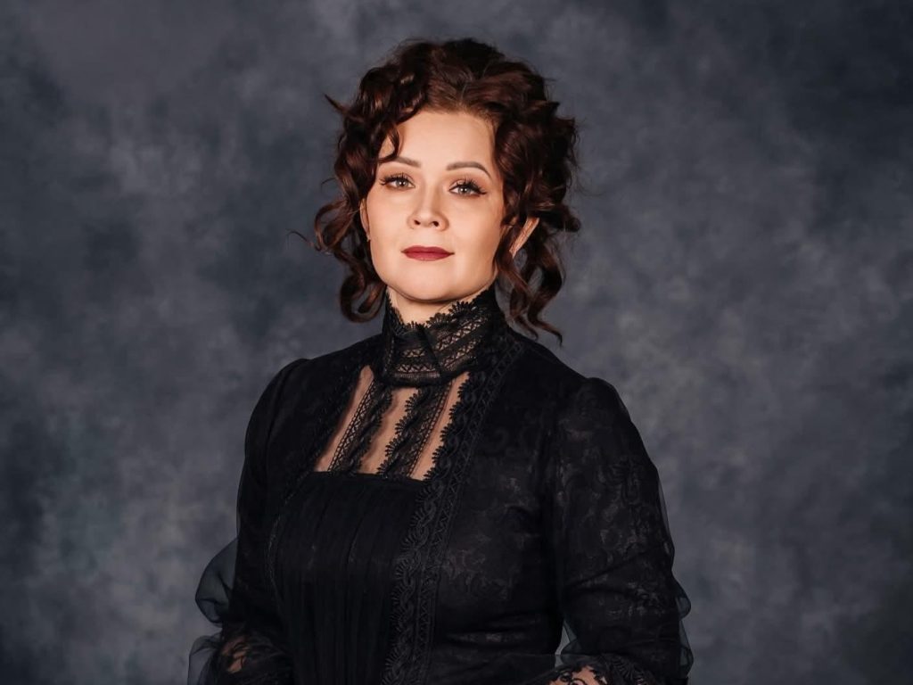 “Анна Каренина” жүжигт ОХУ-ын алдарт жүжигчин Алёна Юрьевна Байбородина тоглоно