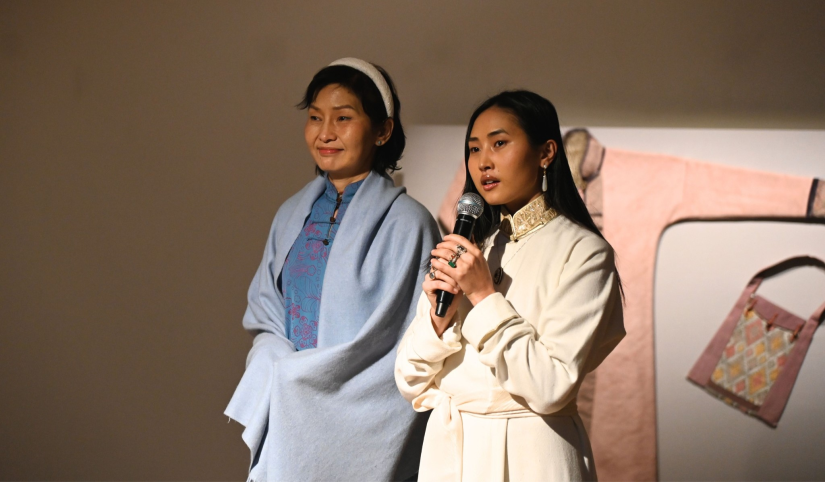 Жүжигчин, уран бүтээлч С.Пүрэвмаа үндэсний хувцасны өдөр тутмын загварын “Өмсгал” бие даасан үзэсгэлэнгээ дэлгэлээ