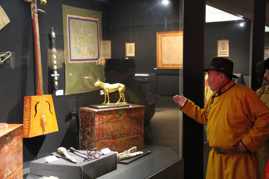 Адууны соёл, бэлгэдлийн 200 гаруй ховор үзмэрийг дэлгэлээ