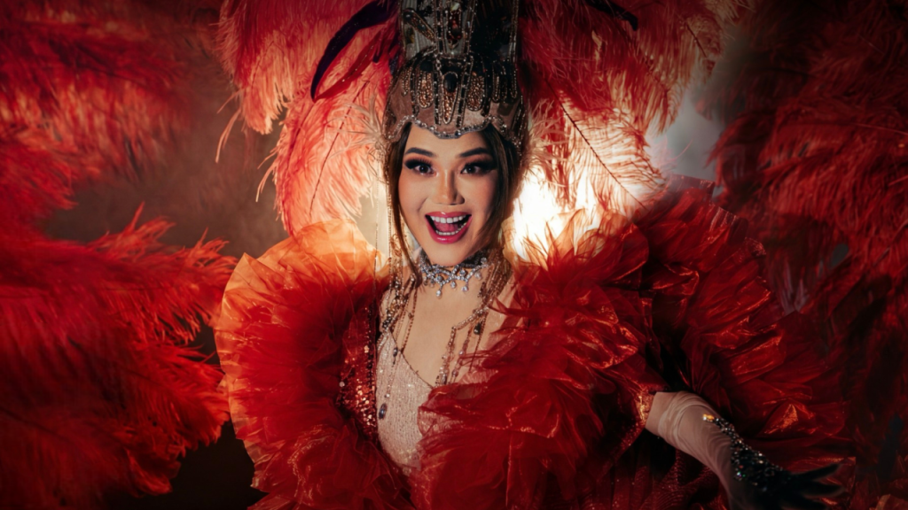 Гавьяат жүжигчин Т.Ариунаа Олон улсын эмэгтэйчүүдийн эрхийг хамгаалах өдөр тайзнаа дахин дүрэлзэн асна