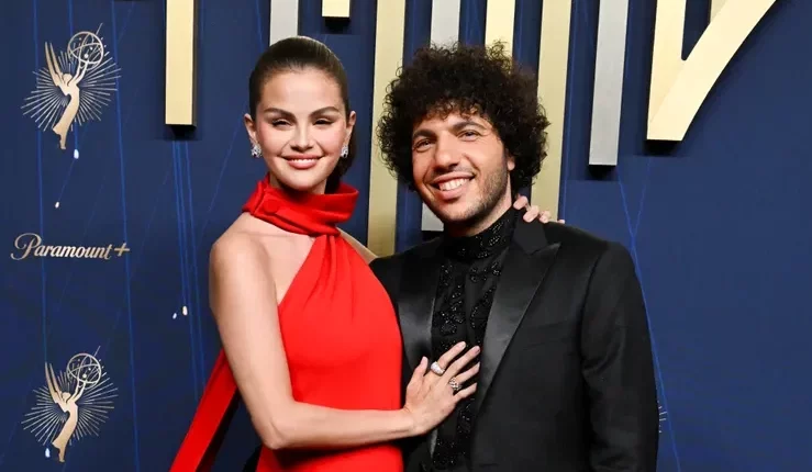 Селена Гомесыг “халтар” нөхрөөсөө салахыг уриалж эхэлжээ