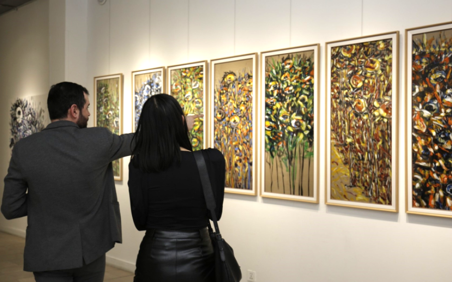 Уран бүтээлч Б.Хүрэлбаатар анхны бие даасан үзэсгэлэнгээ нээв