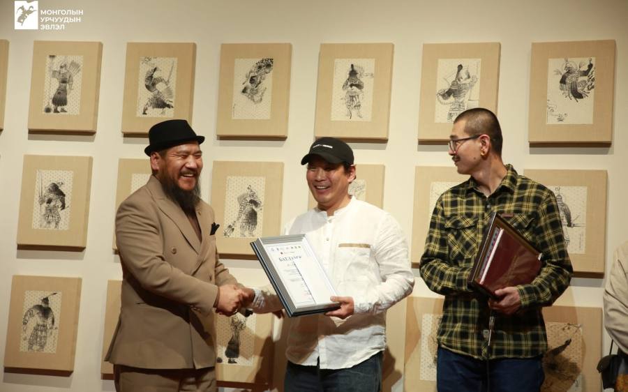 Монгол зургийн орчин үеийн сэтгэлгээний онцлогийг харуулсан “Best of Mongol zurag” үзэсгэлэнг нээв