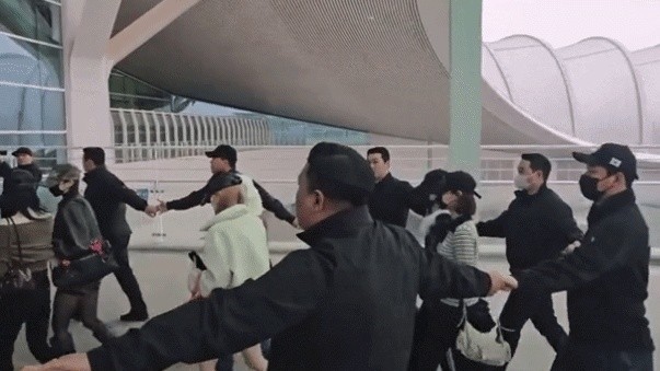 “Hearts2Hearts” хамтлагийн хэтэрхий хамгаалалт шүүмжлэл дагуулав