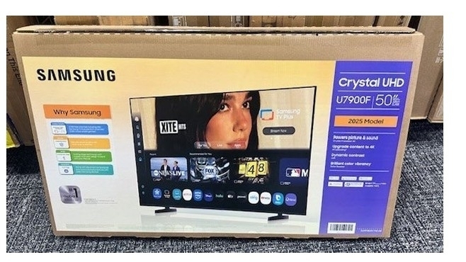 Дуа Липа зургийг нь зөвшөөрөлгүй ашигласан тул “Samsung”-ийг шүүхэд өгчээ