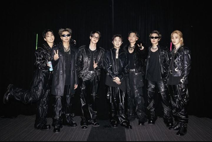 BTS хамтлаг 15 удаагийн тоглолтоороо 840 мянган үзэгчийг татжээ