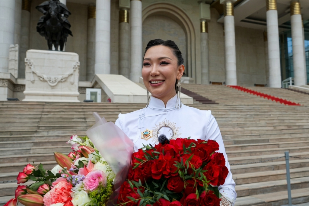 Мисс, загвар өмсөгч Х.Бадамгэрэл “Алтан гадас” одон хүртлээ