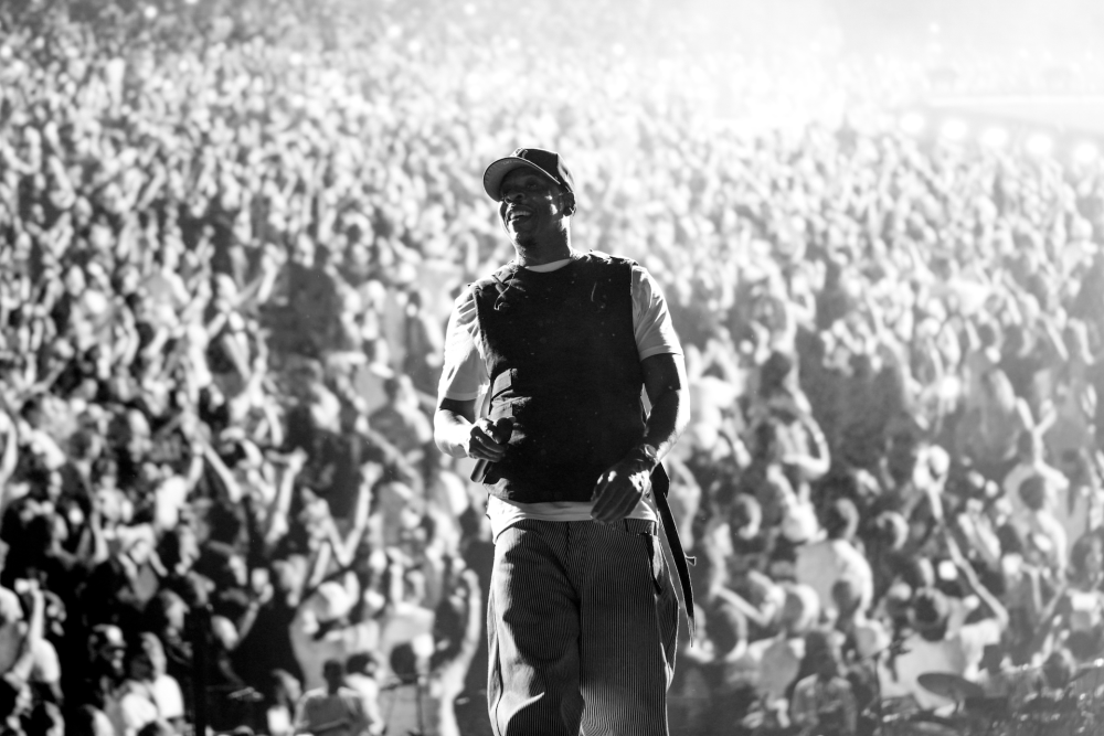 Реппер, продюсер Jay-Z 30 жилийн хөгжмийн замналаа гурван өдрийн цэнгэлдэх хүрээлэнгийн тоглолтоор тэмдэглэв