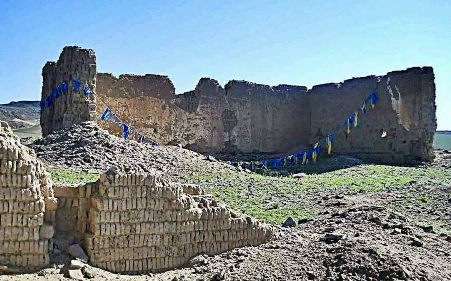 Алтан ганжир нь алсаас түмэн зул мэт харагддаг байсан хүрээний туурь