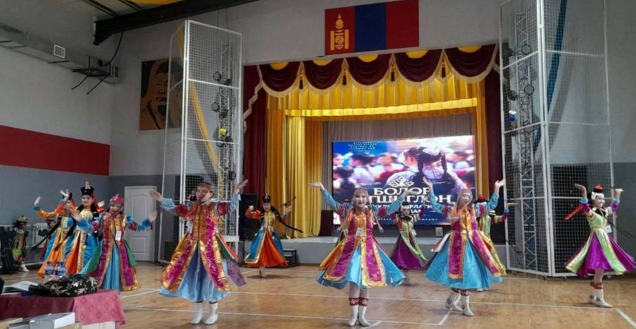 Төв аймгийн Сэргэлэн сумын хүүхдүүд “Болор эгшиглэн” наадамд тэргүүллээ
